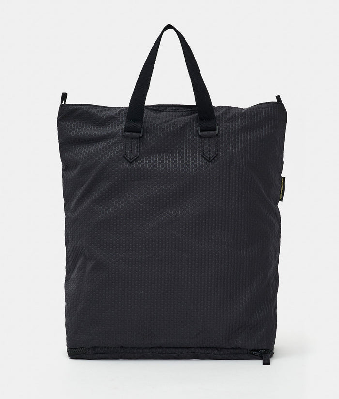 תיק יד Mandarina Duck Revival 2.0 OXT05 בצבע שחור | P10OXT05001 | תמונה 1