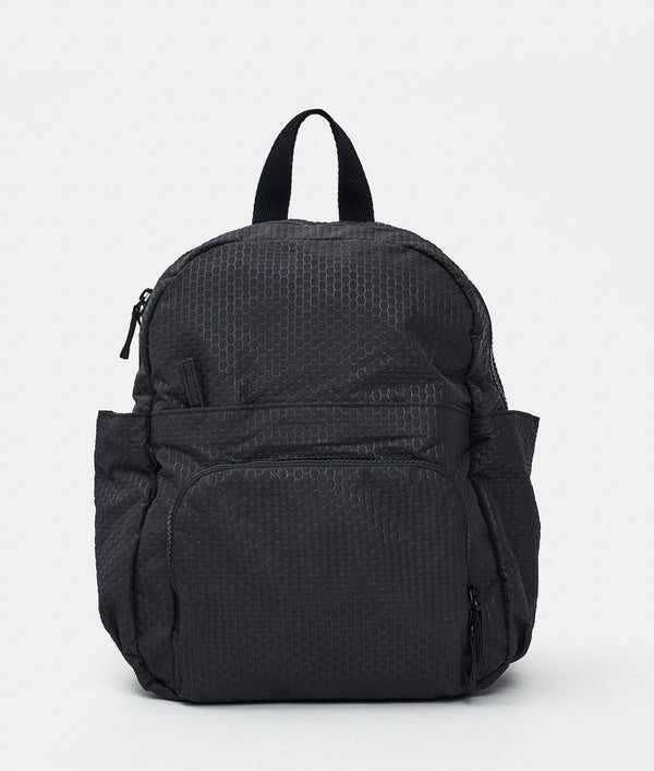 תיק גב Mandarina Duck Revival 2.0 OXT08 בצבע שחור | P10OXT08001 | תמונה 1