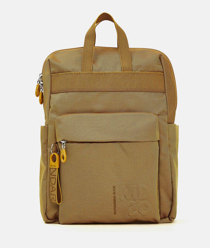 תיק גב Mandarina Duck MD20 QMT17 בצבע ענבר | P10QMT17B06 | תמונה 1