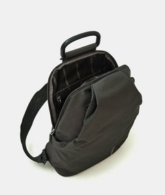 תיק גב Mandarina Duck MD20 Lux 2.0 UYT39 בצבע Rich Coco | P10UYT39B04 | תמונה 4